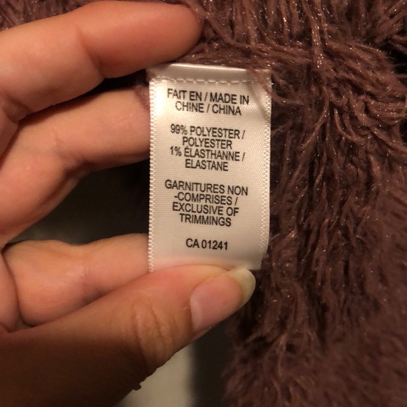 Twik Fuzzy sweater size Medium - Picture 5 of 6